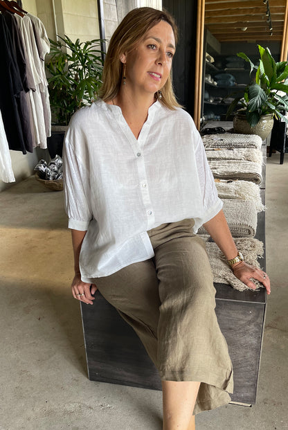 Capri Pants in Pure Linen