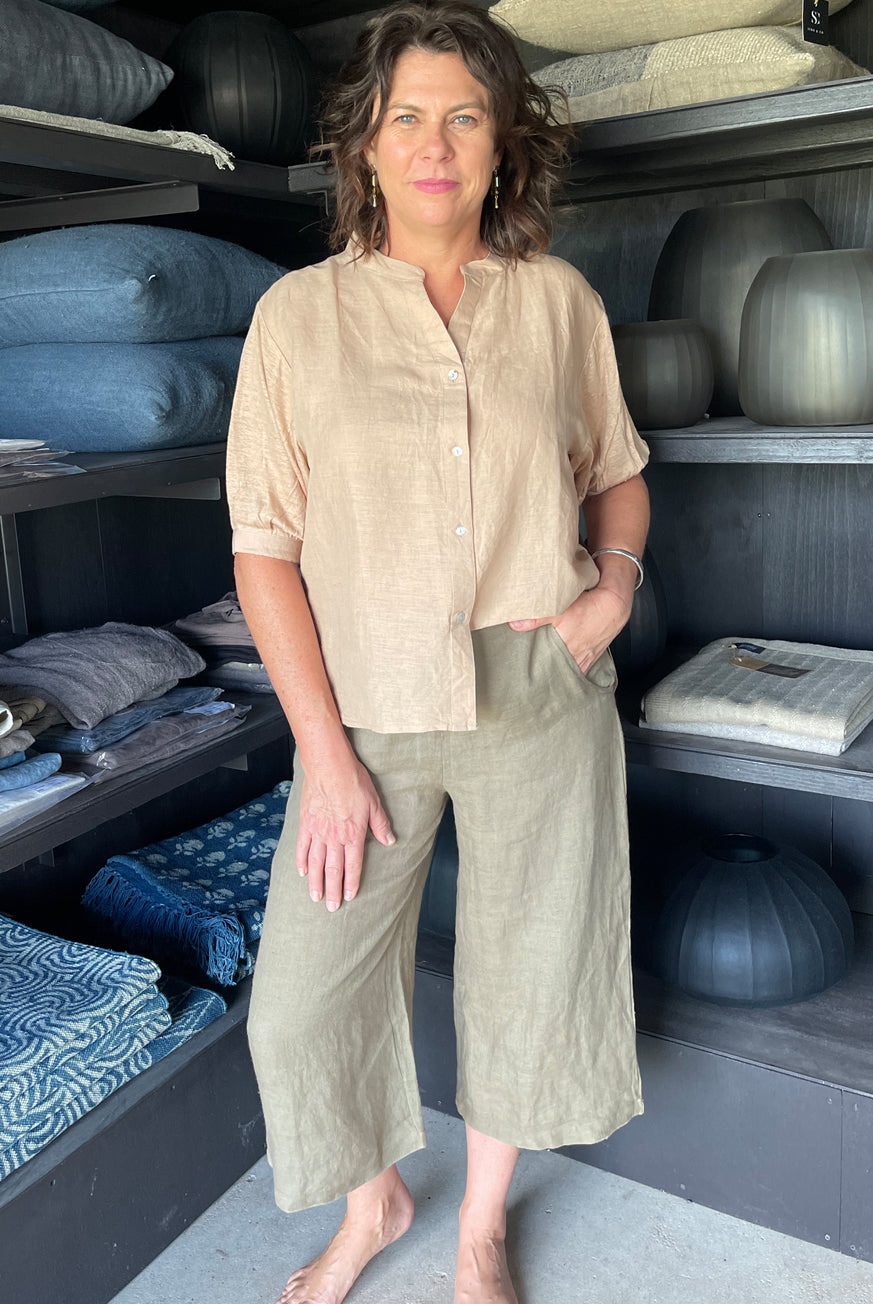 Capri Pants in Pure Linen