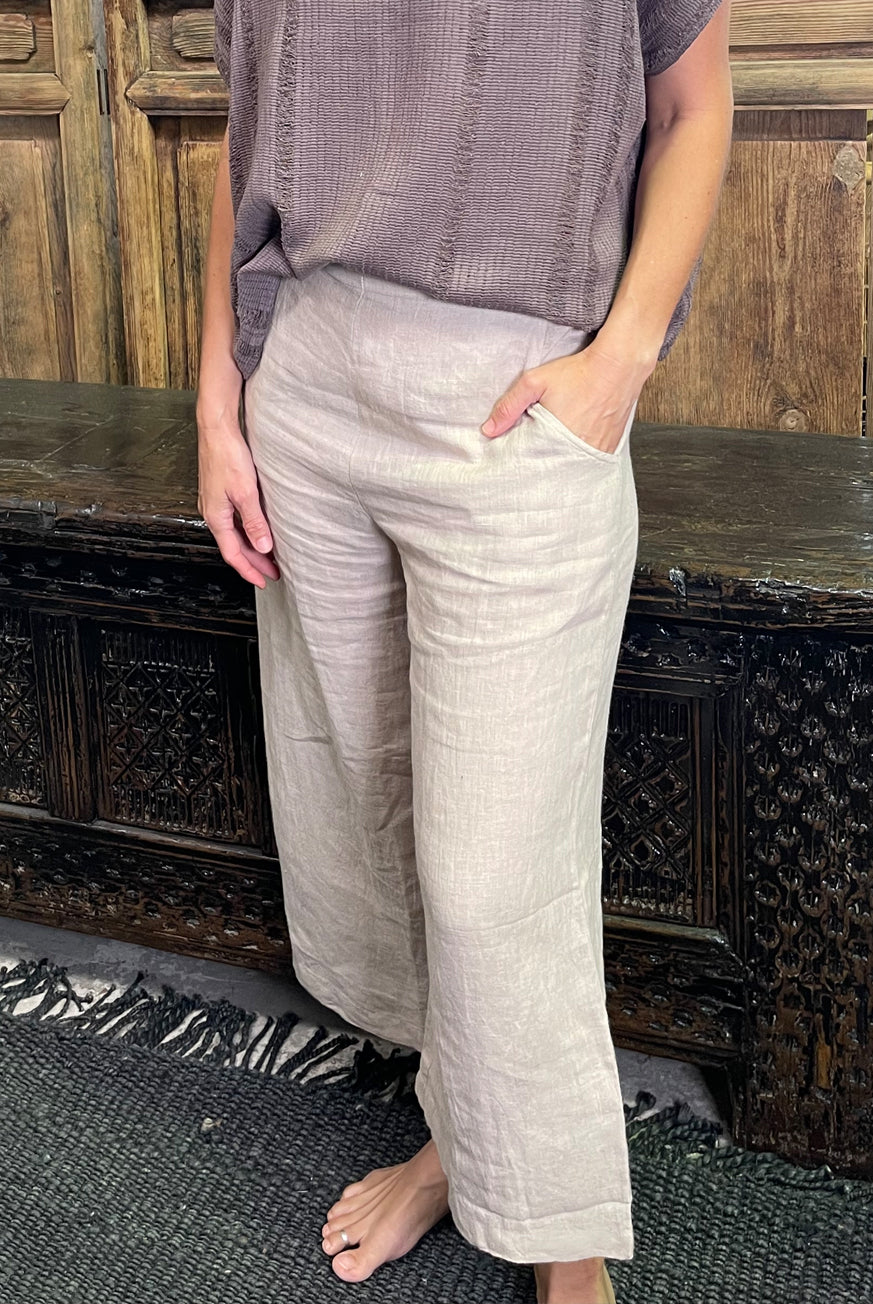 Capri Pants in Pure Linen