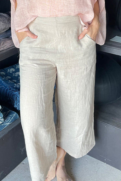 Capri Pants in Pure Linen