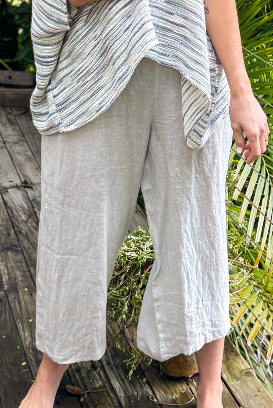 Capri Pants in Pure Linen