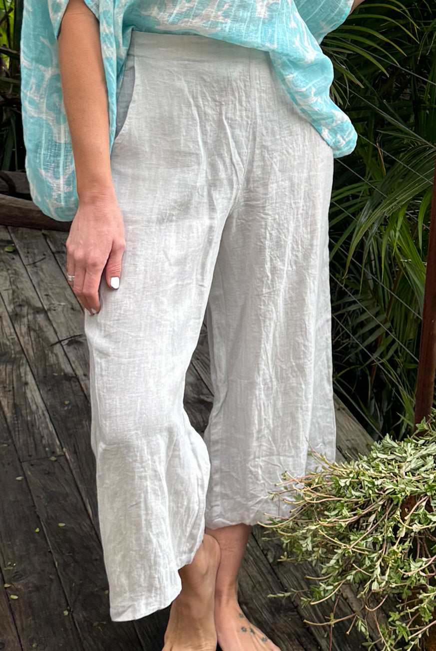 Capri Pants in Pure Linen